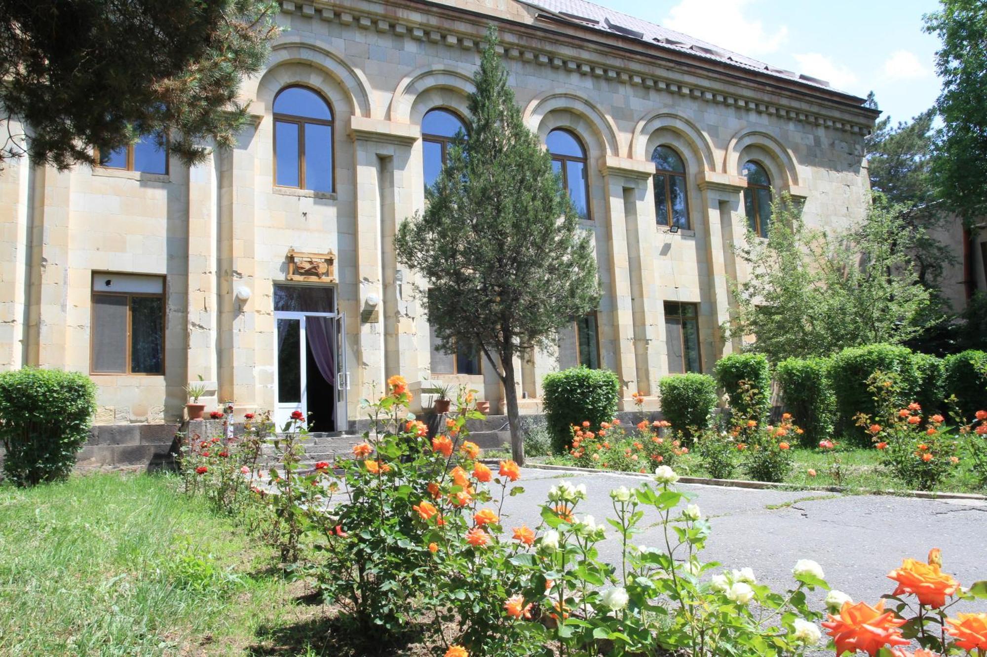 Health Resort Arzni 1 Екстериор снимка
