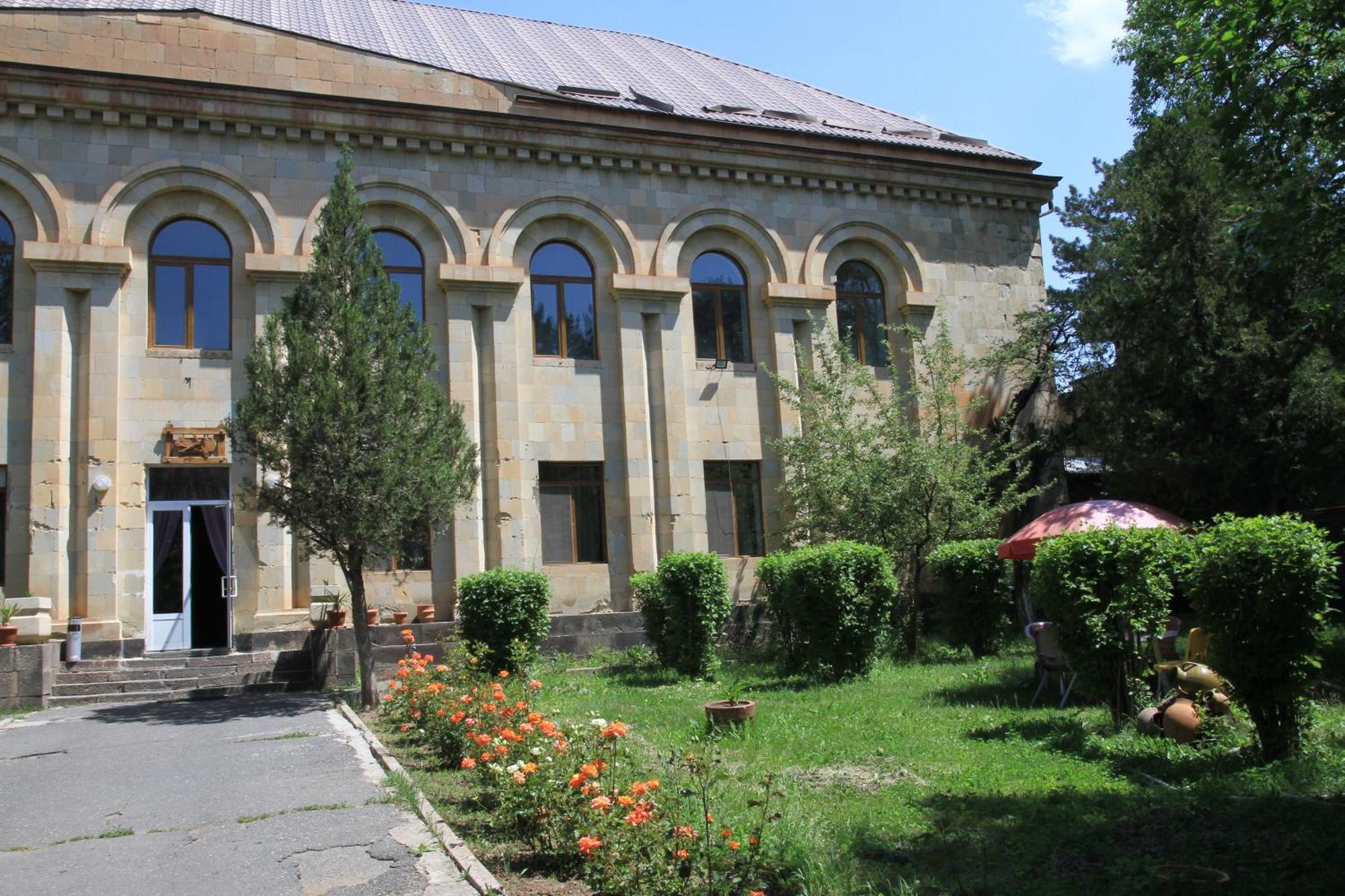 Health Resort Arzni 1 Екстериор снимка